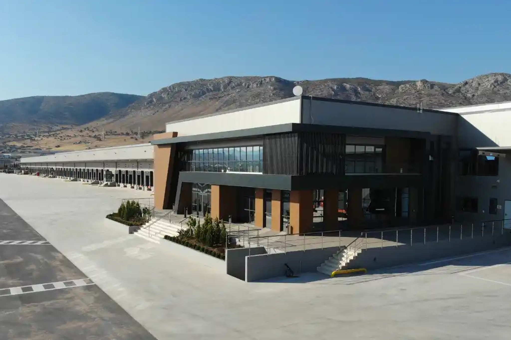 LOGISTICS CENTER ΣΚΛΑΒΕΝΙΤΗΣ ΑΣΠΡΟΠΥΡΓΟΣ ΑΤΤΙΚΗΣ – 75.000m2